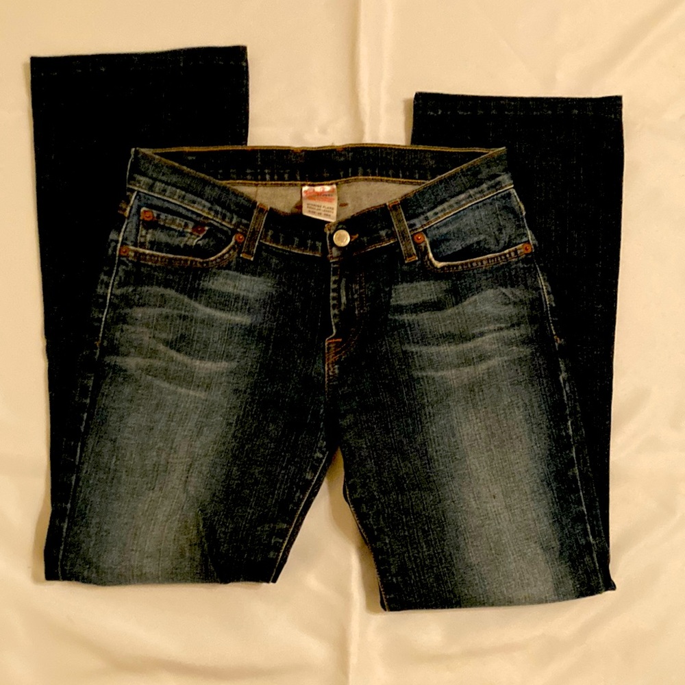 LUCKY JEANS